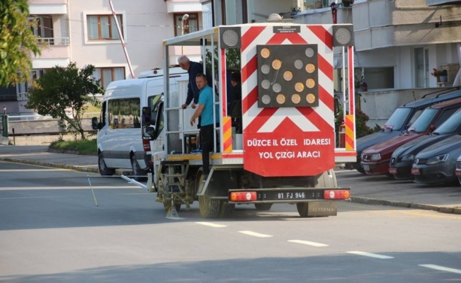 Yol çizgi çalışması başladı