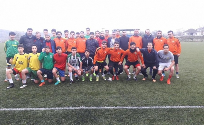 Başkan Yemenici, Akçakocaspor idmanına katıldı