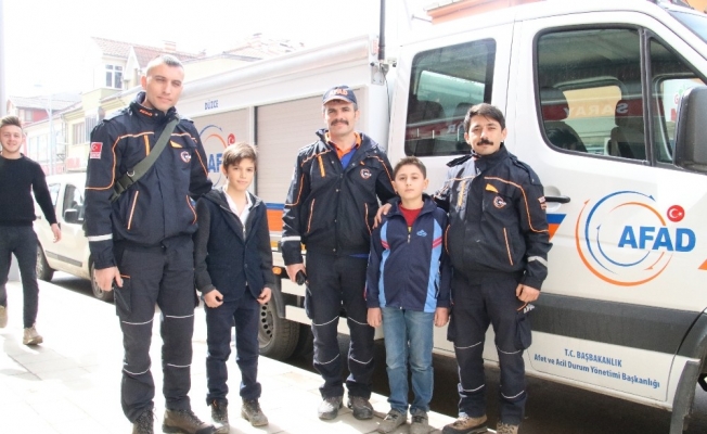 3 Ayrı depremin meydana geldiği Gölyaka’da okullar tatil edildi