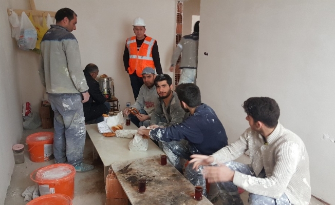 İnşaat işçileri Seda Sayan’dan özür bekliyor