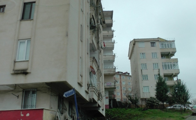 Yer altı kablosunun patlama anı görüntülere yansıdı