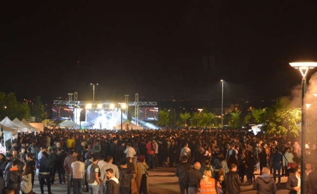 Düzce Üniversitesi öğrencileri baharın coşkusunu yaşıyor