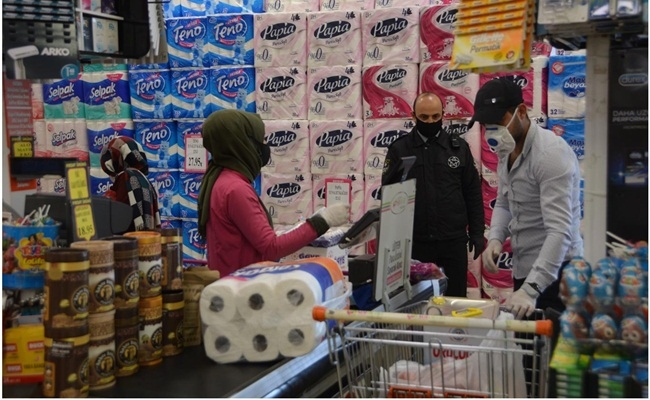 MARKETLERDE MASKE BİLMECESİ…