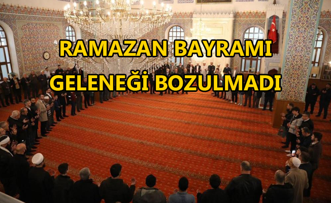 VALİ YARDIMCISI BAYRAM NAMAZINI VATANDAŞLARLA KILDI
